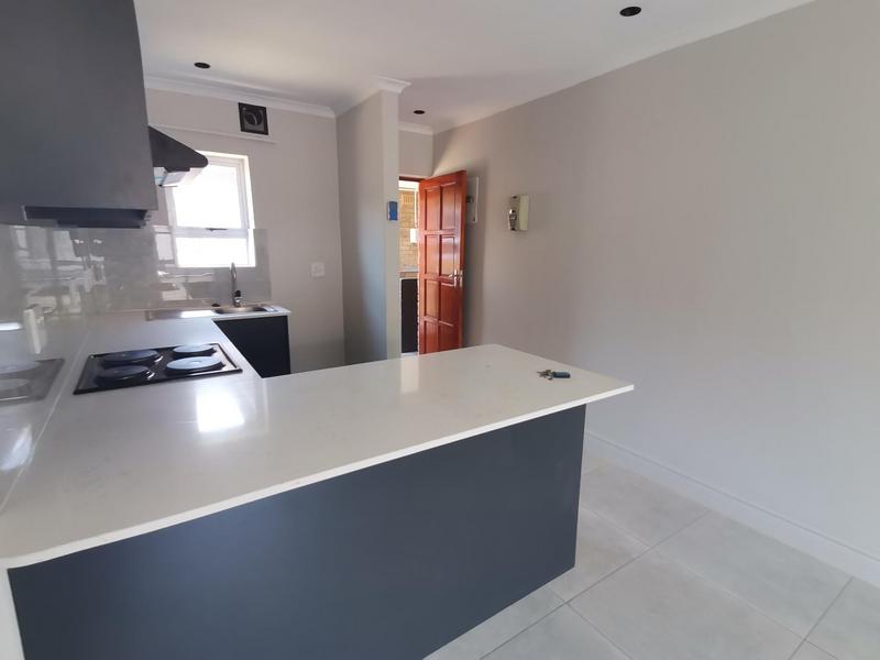 2 Bedroom Property for Sale in Goodwood Central Western Cape